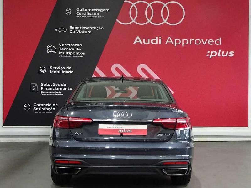 Usado Audi A4 Business 163 HP (119 kW) 2021 Cinzento escuro metalizado Sedan
