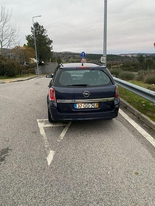 Usado Opel Astra 125 HP (91 kW) 2008 Sedan