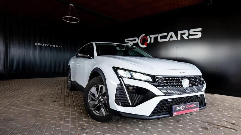 Branco Usado 2024 Peugeot 408 Allure Sedan | € 25.890 (Preço elevado) - Imagem 1/4