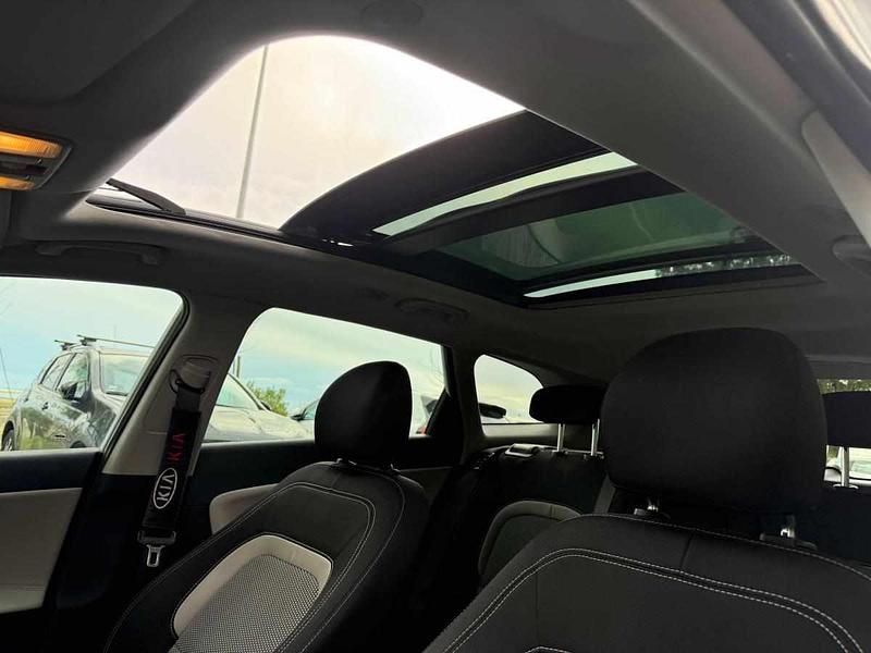 Usado Kia Ceed 128 HP (94 kW) 2014 Branco Citadino