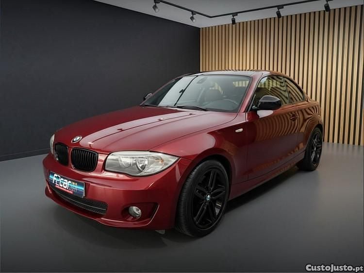 Usado BMW 118 Coupé Sport Line 143 HP (105 kW) 2011 Vermelho Coupé