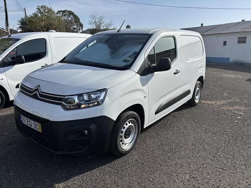 Branco Usado 2019 Citroën Berlingo Monovolume | € 13.500 - Imagem 1/4