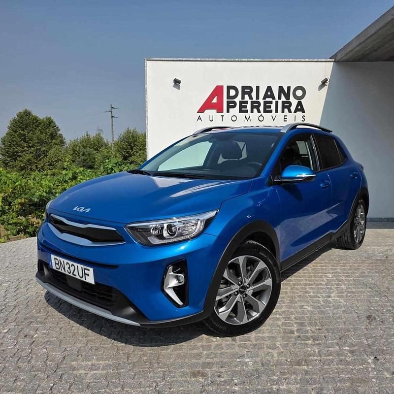 Azul Usado 2024 Kia Stonic SUV | € 22.900 (Preço justo) - Imagem 1/4