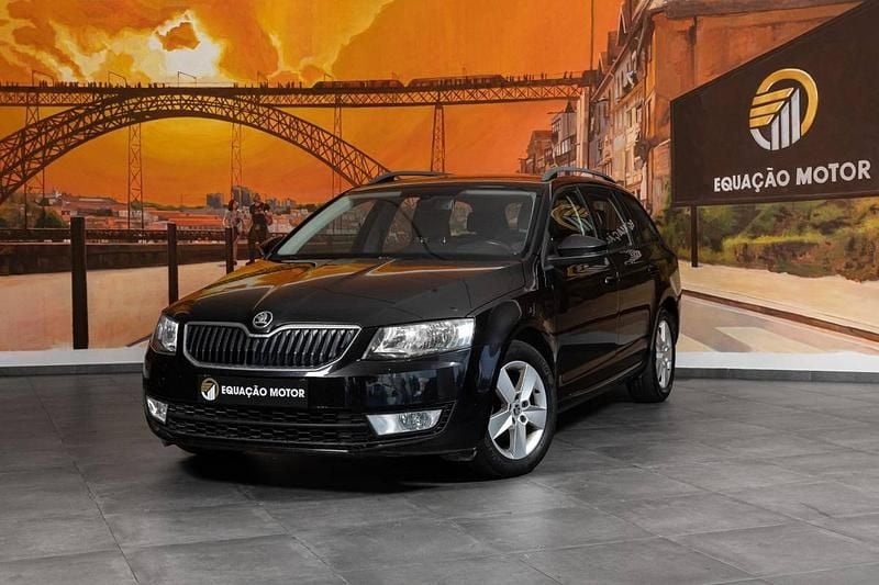 Usado Skoda Octavia Ambition 110 HP (80 kW) 2015 Preto Carrinha