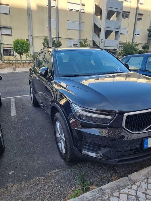 Usado 2021 Volvo XC40 Momentum SUV | € 23.250 - Imagem 1/2