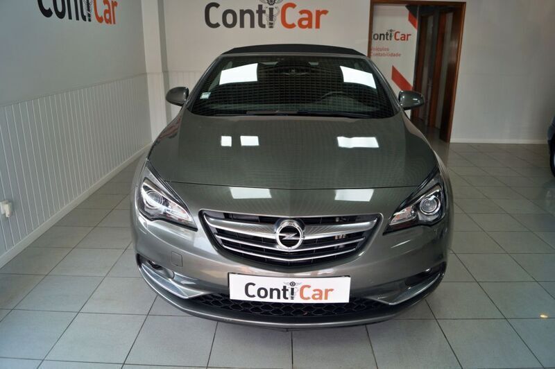 Usado Opel Cascada S 140 HP (102 kW) 2017 Outra Cabrios