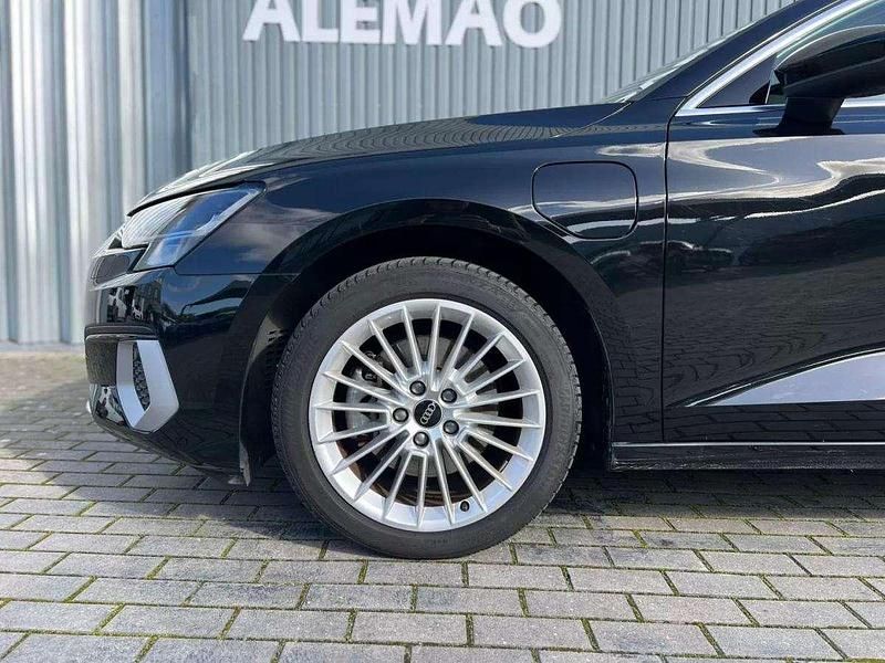 Usado Audi A3 Sportback e-tron Advanced 204 HP (150 kW) 2024 Preto Citadino