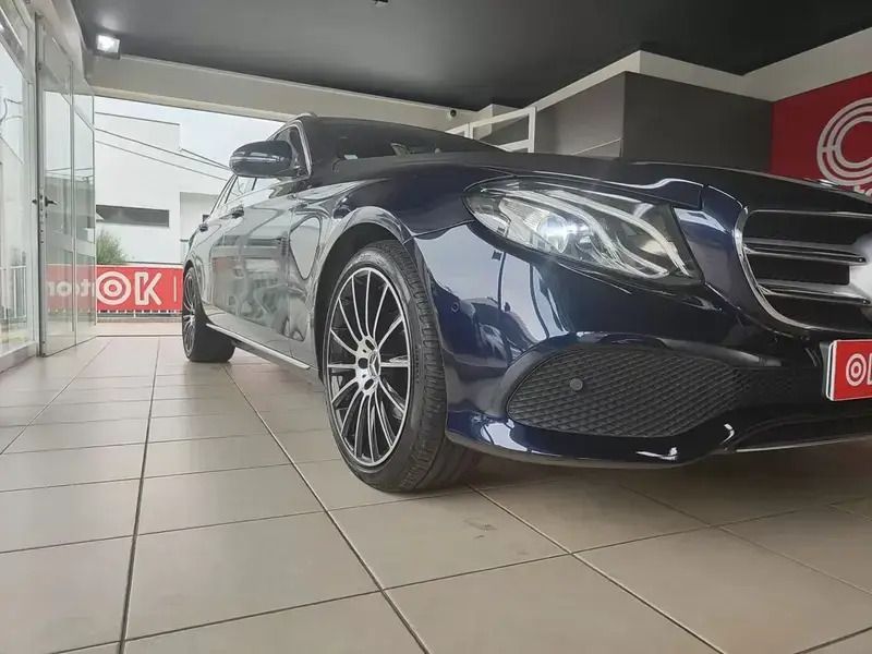 Azul Usado 2018 Mercedes E220 AMG line Carrinha | € 29.500 (Super Preço) - Imagem 1/4
