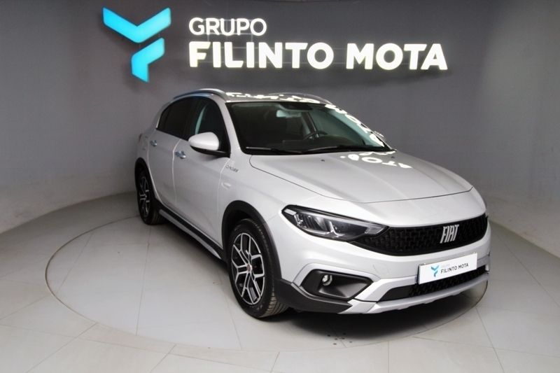 Cinzento Usado 2022 Fiat Tipo Cross Citadino | € 18.090 (Preço justo) - Imagem 1/1