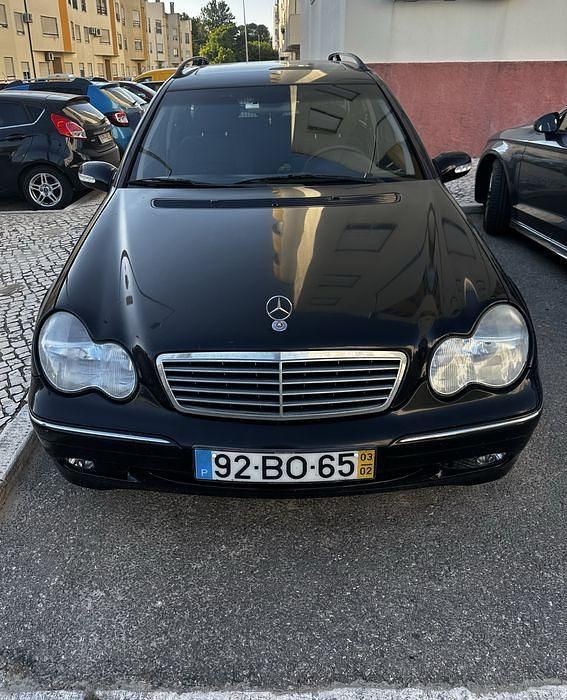 Usado 2003 Mercedes C220 Elegance Sedan | € 5.000 - Imagem 1/4