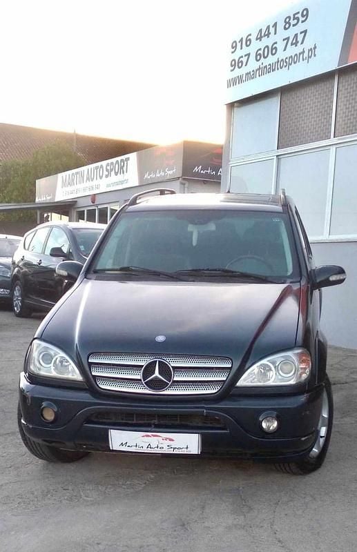 Preto Usado 2002 Mercedes ML270 SUV | € 6.990 - Imagem 1/4