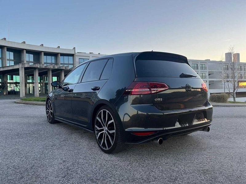 Usado VW Golf VII GTI 230 HP (169 kW) 2015 Sedan