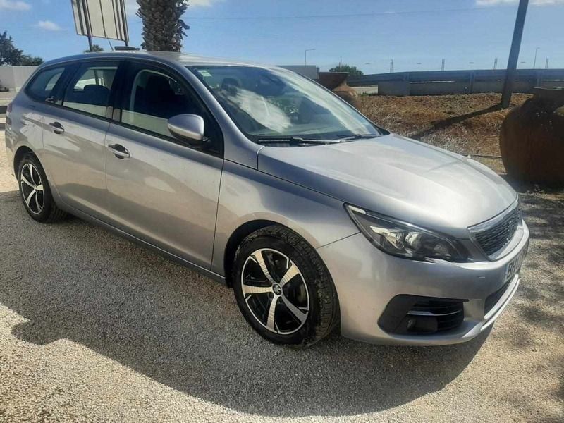Cinza Usado 2018 Peugeot 308 Active Carrinha | € 13.950 (Preço justo) - Imagem 1/4