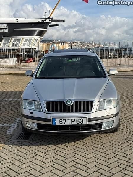 Cinza Usado 2007 Skoda Octavia Carrinha | € 4.950 - Imagem 1/1