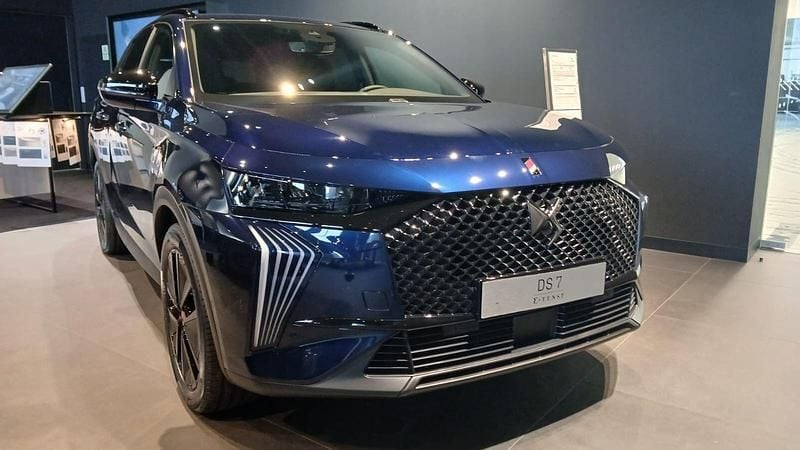 Usado DS Automobiles DS7 Crossback Performance 200 HP (147 kW) 2025 Azul SUV