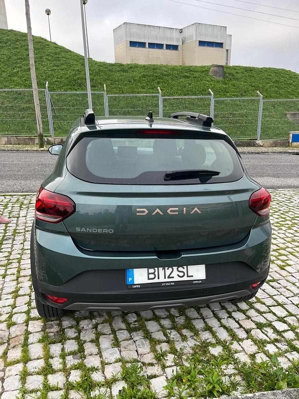 Usado Dacia Sandero 91 HP (66 kW) 2024 Verde Citadino