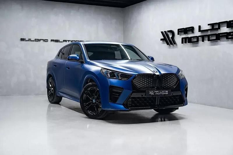 Usado BMW iX2 Comfort Edition 150 kW (204 HP) 2024 Azul escuro SUV