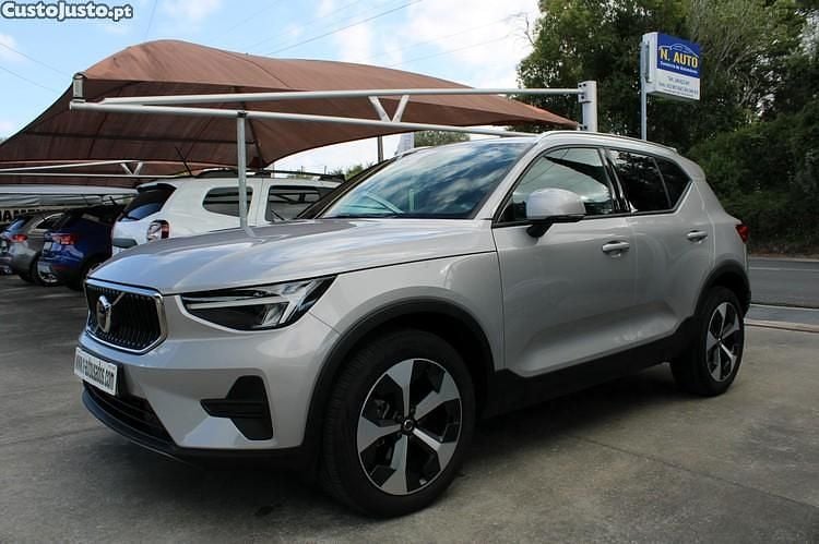 Cinza Usado 2024 Volvo XC40 Plus SUV | € 37.900 (Preço justo) - Imagem 1/1