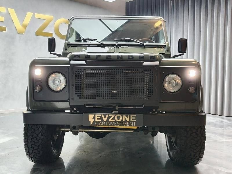 Usado Land Rover Defender 122 HP (89 kW) 2002 Verde Carrinha