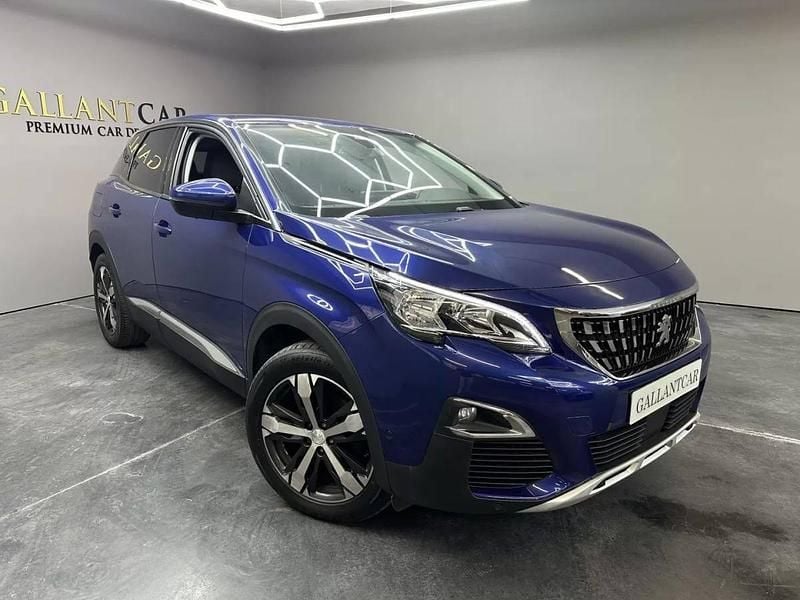 Usado Peugeot 3008 Allure 130 HP (95 kW) 2020 Azul SUV