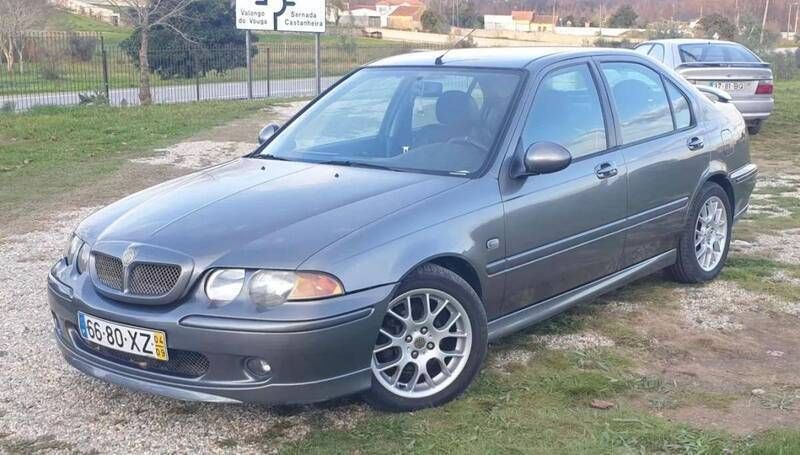 Cinzento Usado 2004 MG ZS Sedan | € 2.990 - Imagem 1/4