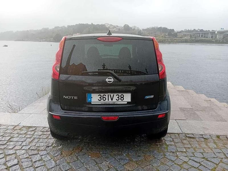 Usado Nissan Note 90 HP (66 kW) 2010 Preto Citadino