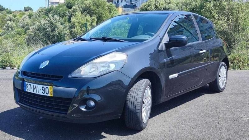 Preto Usado 2011 Renault Clio II Citadino | € 3.600 (Bom preço) - Imagem 1/4