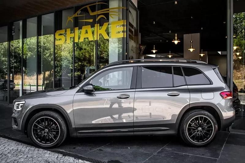 Usado Mercedes GLB200 AMG line 150 HP (110 kW) 2020 Cinzento SUV