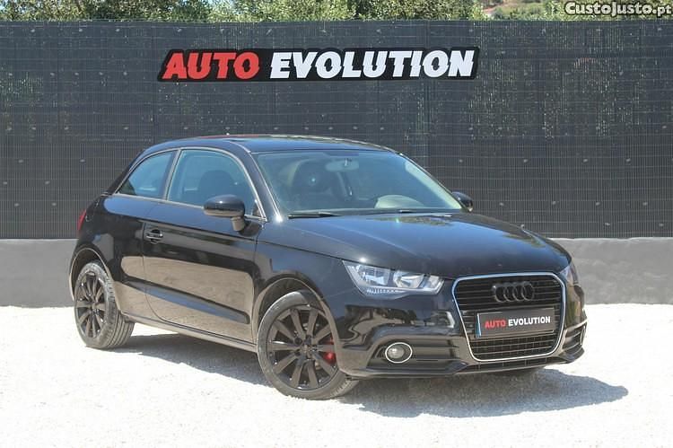 Preto Usado 2011 Audi A1 Attraction Citadino | € 10.990 (Preço justo) - Imagem 1/1