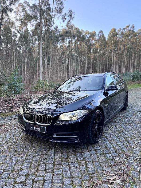 Usado BMW 520 Luxury Line 190 HP (139 kW) 2016 Preto Carrinha