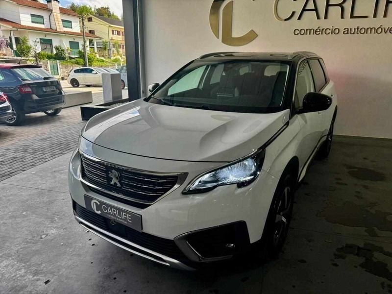 Branco Usado 2018 Peugeot 5008 Monovolume | € 21.900 (Preço elevado) - Imagem 1/4