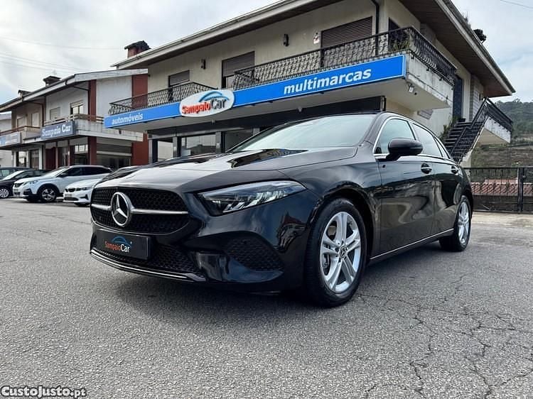 Preto Usado 2023 Mercedes A200 Progressive Citadino | € 29.990 (Bom preço) - Imagem 1/1