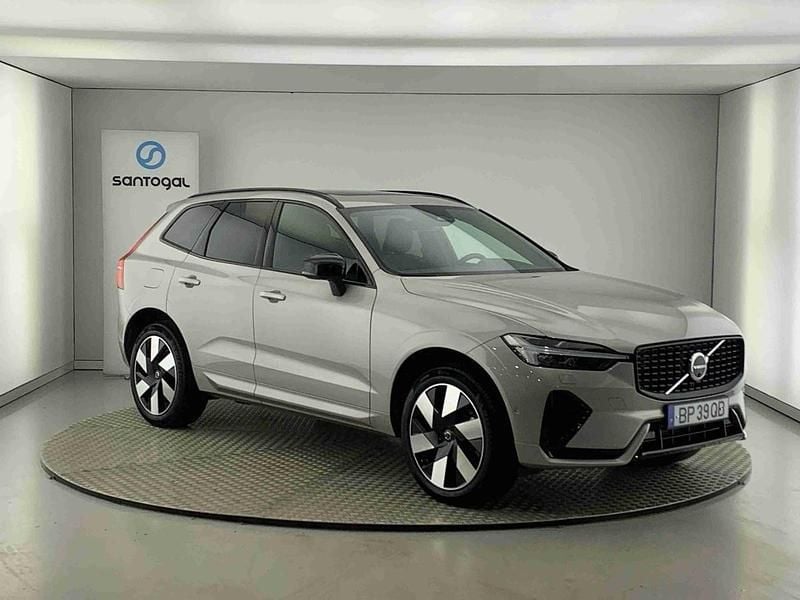 Usado Volvo XC60 Plus 253 HP (186 kW) 2024 Cinzento SUV
