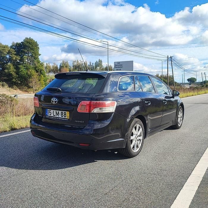 Usado 2011 Toyota Avensis Sedan | € 5.990 (Super Preço) - Imagem 1/4
