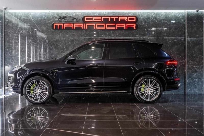 Preto Usado 2016 Porsche Cayenne S E-Hybrid SUV | € 49.900 - Imagem 1/4