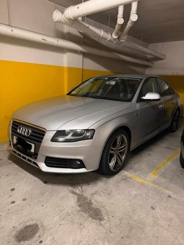 Cinzento Usado 2011 Audi A4 Premium Sedan | € 9.300 (Super Preço) - Imagem 1/4