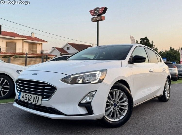 Branco Usado 2020 Ford Focus Titanium Citadino | € 14.450 (Bom preço) - Imagem 1/1