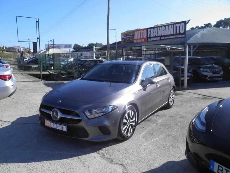 Cinzento Usado 2020 Mercedes A180 | € 20.900 (Super Preço) - Imagem 1/4