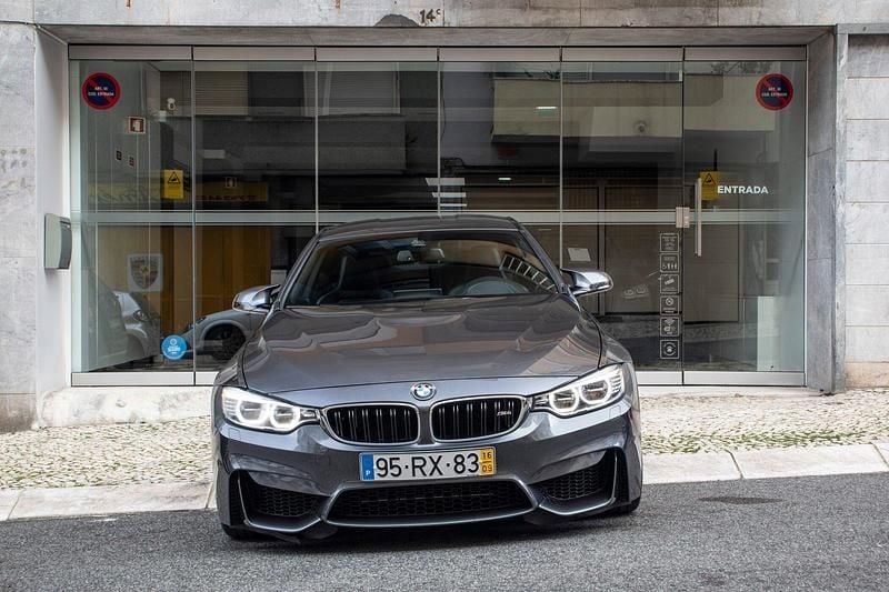 Usado BMW M4 431 HP (317 kW) 2016 Cinza Coupé