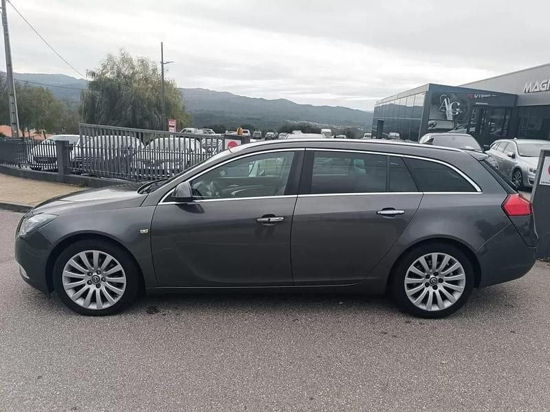Cinza Usado 2010 Opel Insignia Cosmo Carrinha | € 7.500 (Preço justo) - Imagem 1/4