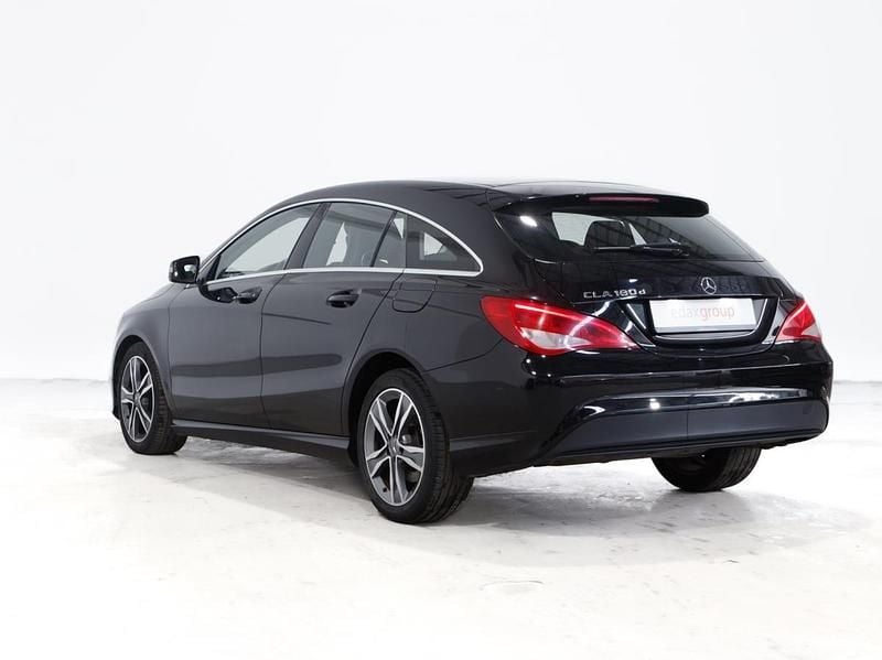 Usado Mercedes CLA180 Shooting Brake 109 HP (80 kW) 2017 Preto Carrinha