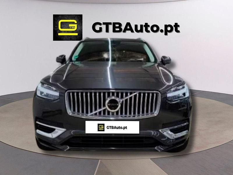 Cinza Usado 2023 Volvo XC90 SUV | € 63.900 - Imagem 1/4