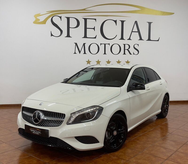 Branco Usado 2014 Mercedes A180 Urban | € 15.750 - Imagem 1/4