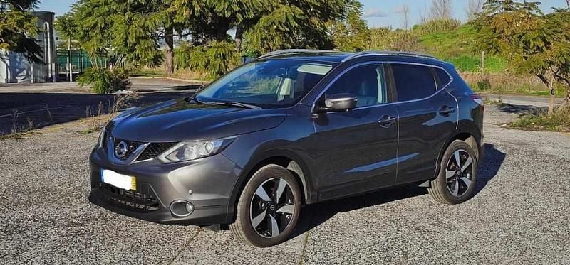 Cinzento Usado 2017 Nissan Qashqai SUV | € 15.999 (Bom preço) - Imagem 1/4