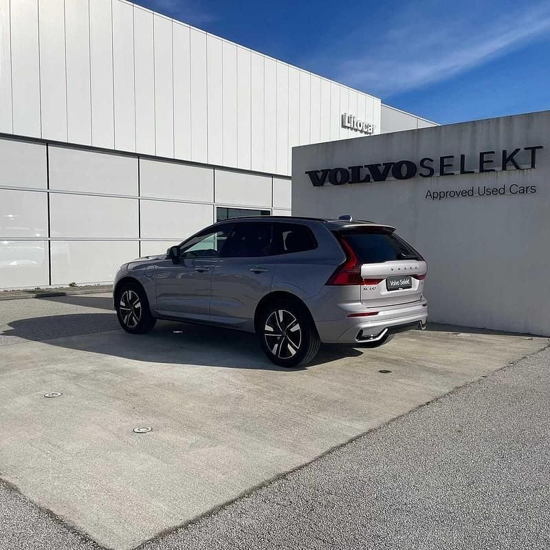 Usado Volvo XC60 349 HP (256 kW) 2026 Dourado SUV