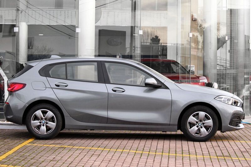 Usado BMW 116 Advantage 116 HP (85 kW) 2023 Cinza Citadino