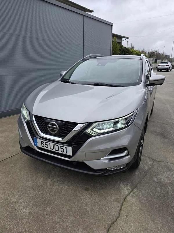 Usado Nissan Qashqai 115 HP (84 kW) 2018 Cinzento SUV