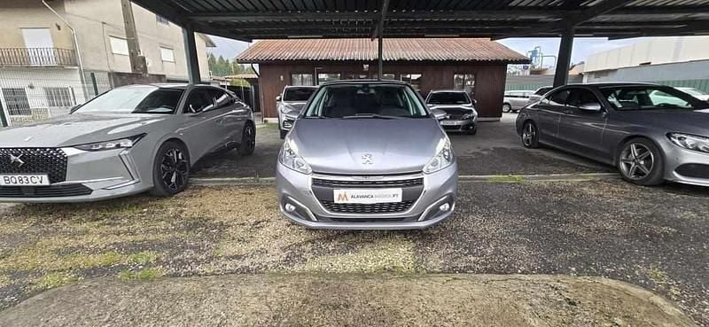 Usado Peugeot 208 102 HP (75 kW) 2019 Cinzento Citadino