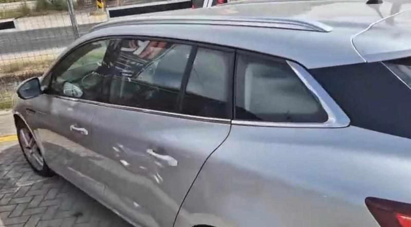 Usado Renault Mégane GrandTour 110 HP (80 kW) 2018 Cinzento Carrinha