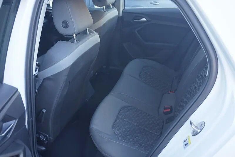 Usado Audi A1 S-Line 110 HP (80 kW) 2023 Branco Citadino